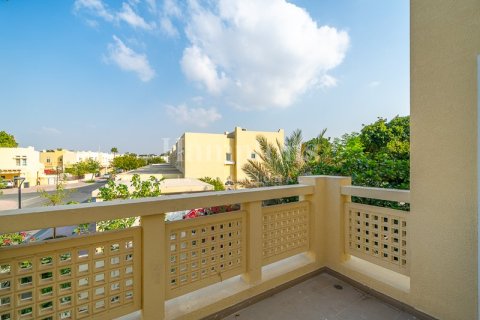 Снять в аренду таунхаус в The Lakes, Дубай: 3 спальни, 211.63303400м², № 12780 - фото 11