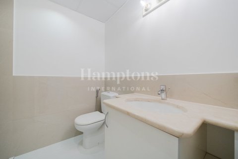 Снять в аренду таунхаус в The Lakes, Дубай: 3 спальни, 211.63303400м², № 12780 - фото 2
