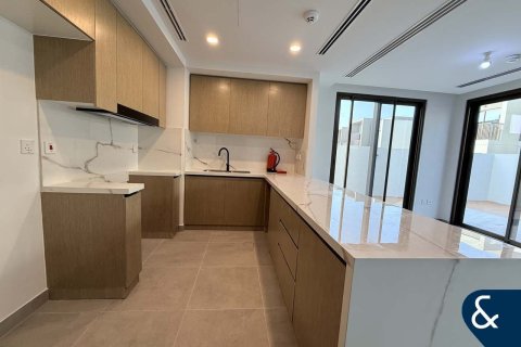 Adosado en Villanova, Dubai Land, Dubai, 4 dormitorios, 216 m², № 98618