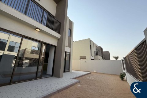 Adosado en Villanova, Dubai Land, Dubai, 4 dormitorios, 216 m², № 98618 - foto 4