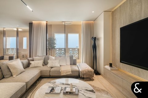 Apartment in Palm Jumeirah, Dubai 4 bedrooms, 593 sq.m. № 98620 - photo 7