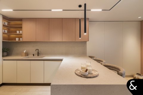 Apartment in Palm Jumeirah, Dubai 4 bedrooms, 593 sq.m. № 98620 - photo 12