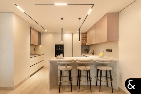 Apartment in Palm Jumeirah, Dubai 4 bedrooms, 593 sq.m. № 98620 - photo 9