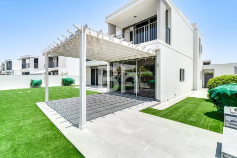 Снять в аренду виллу в Дубай Хилс Эстейт, Дубай: 5 спален, 372м², № 24967 - фото 4