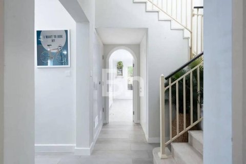 Villa à The Springs, Dubai, 3 chambres, 214 m², № 24944 - photo 7