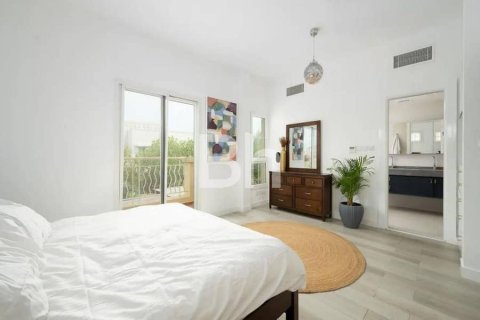 Villa à The Springs, Dubai, 3 chambres, 214 m², № 24944 - photo 10