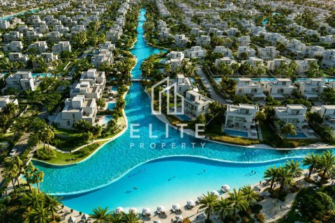 Villa in Dubai 5 bedrooms, 950 sq.m. № 137375 - photo 2