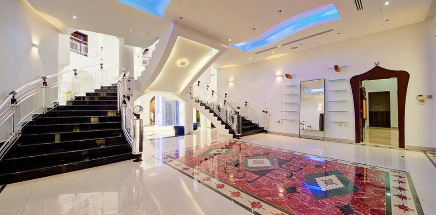 Вилла в Дубае, 8 спален, 1723.6м², № 92142