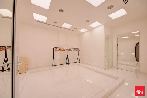 Снять в аренду виллу в Дубае: 8 спален, 1723.6м², № 92142 - фото 6