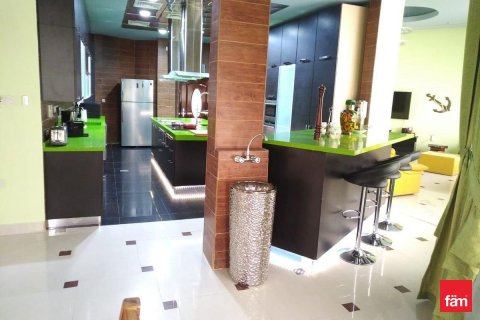 Снять в аренду виллу в Дубае: 8 спален, 1723.6м², № 92142 - фото 13