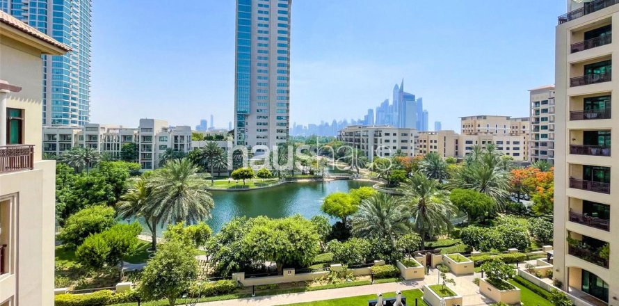 Apartment in The Views, Dubai 2 bedrooms, 109 sq.m. № 44548