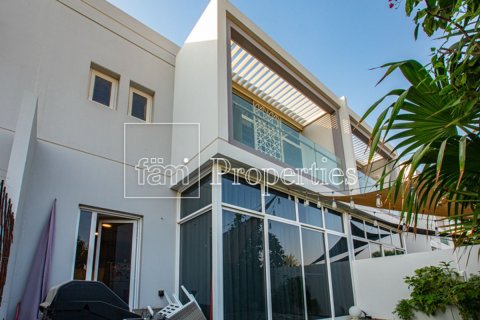 Maison de ville à Dubai, 2 chambres, 165 m², № 14307 - photo 1
