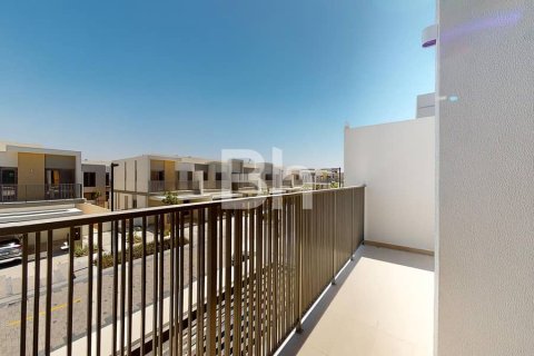 Снять в аренду таунхаус в Tilal Al Ghaf, Дубай: 3 спальни, 200м², № 22302 - фото 18