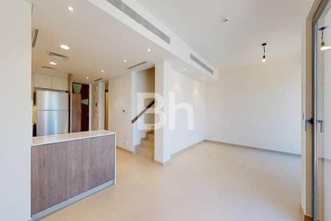 Снять в аренду таунхаус в Tilal Al Ghaf, Дубай: 3 спальни, 200м², № 22302 - фото 3