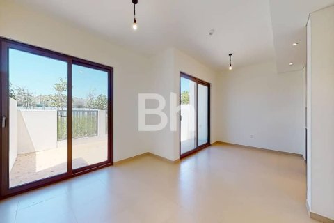 Снять в аренду таунхаус в Tilal Al Ghaf, Дубай: 3 спальни, 200м², № 22302 - фото 2