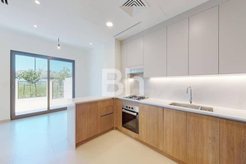 Снять в аренду таунхаус в Tilal Al Ghaf, Дубай: 3 спальни, 200м², № 22302 - фото 5