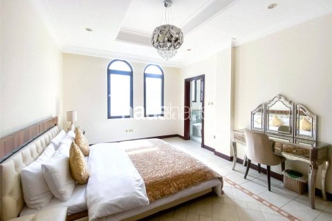 Villa in Garden Homes, Palm Jumeirah, Dubai 5 bedrooms, 623 sq.m. № 44764 - photo 13