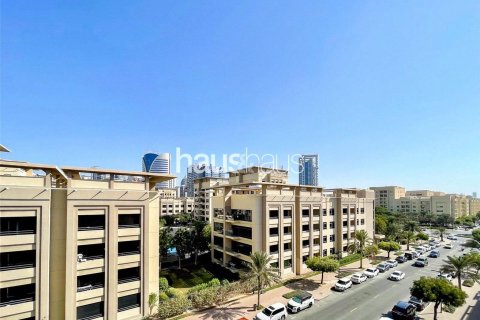 Снять в аренду квартиру в The Views, Дубай: 1 спальня, 75м², № 44759 - фото 1