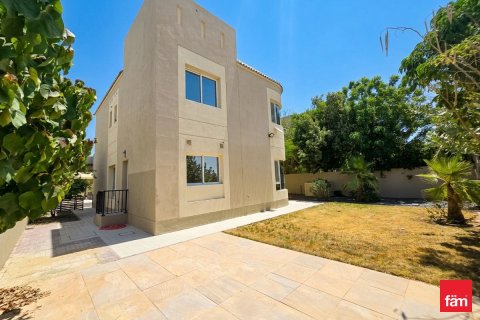 Villa à Dubai, 4 chambres, 617.9 m², № 112363