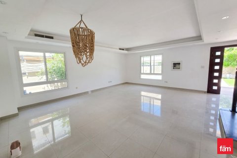 Villa à Dubai, 4 chambres, 617.9 m², № 112363 - photo 7