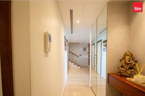 Apartment in The Views, Dubai 3 bedrooms, 181.1 sq.m. № 137464 - photo 2