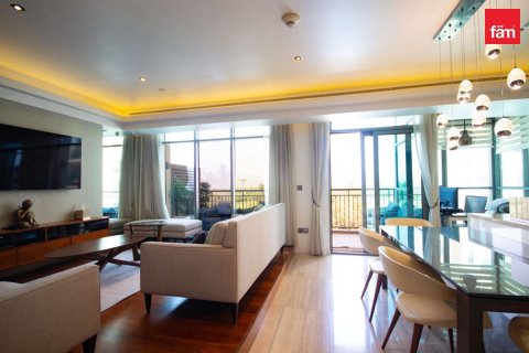 Apartment in The Views, Dubai 3 bedrooms, 181.1 sq.m. № 137464 - photo 3