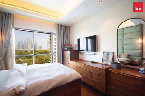 Apartment in The Views, Dubai 3 bedrooms, 181.1 sq.m. № 137464 - photo 7