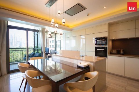 Apartment in The Views, Dubai 3 bedrooms, 181.1 sq.m. № 137464 - photo 5