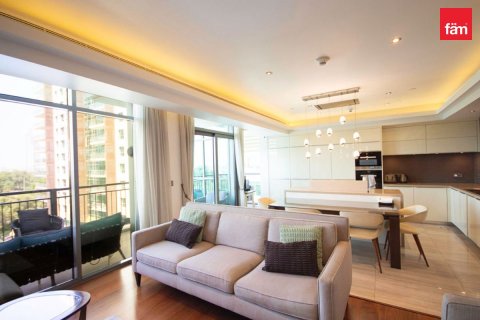 Apartment in The Views, Dubai 3 bedrooms, 181.1 sq.m. № 137464 - photo 4