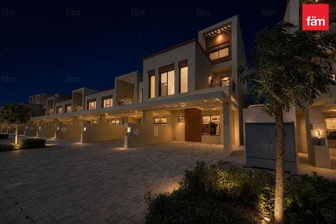 Townhouse in Dubai 5 bedrooms, 183.6 sq.m. № 137458 - photo 8
