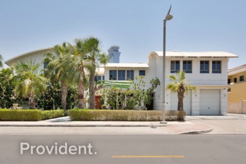 Villa à Palm Jumeirah, Dubai, 6 chambres, 1241.5 m², № 2836 - photo 1