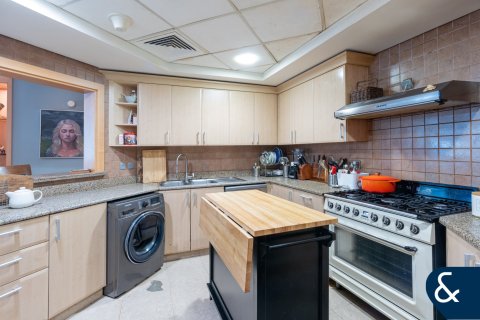 Apartment in Shoreline Apartments, Palm Jumeirah, Dubai 3 bedrooms, 201 sq.m. № 91173 - photo 6