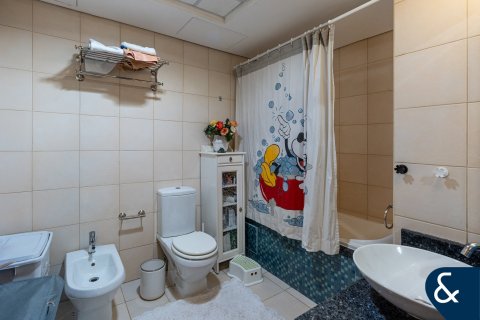 Apartment in Shoreline Apartments, Palm Jumeirah, Dubai 3 bedrooms, 201 sq.m. № 91173 - photo 17