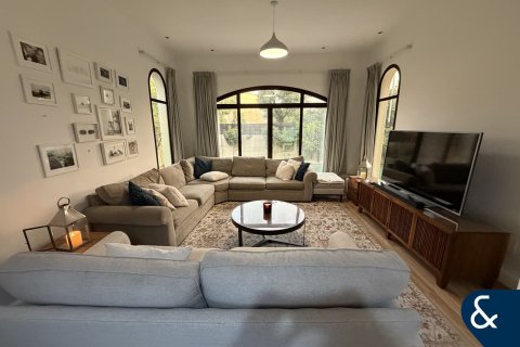 Villa in Mudon, Dubai 4 bedrooms, 354 sq.m. № 91169 - photo 3