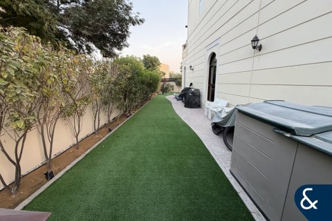 Villa in Mudon, Dubai 4 bedrooms, 354 sq.m. № 91169 - photo 19