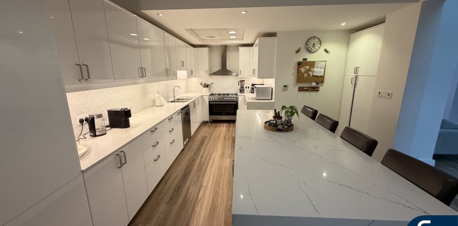 فيلا في مُدُنْ, دبي 4 غرف نوم, 354 م² رقم 91169