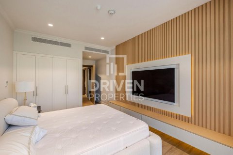 Townhouse in Jumeirah, Dubai 4 bedrooms, 397.9 sq.m. № 135872 - photo 13