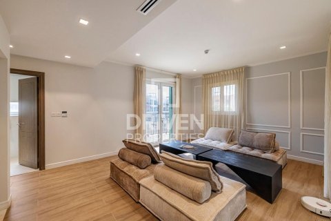 Townhouse in Jumeirah, Dubai 4 bedrooms, 397.9 sq.m. № 135872 - photo 10