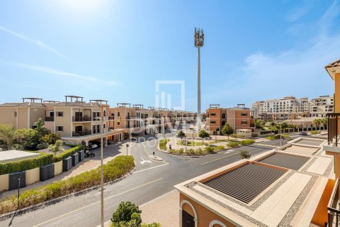 Townhouse in Jumeirah, Dubai 4 bedrooms, 397.9 sq.m. № 135872 - photo 30