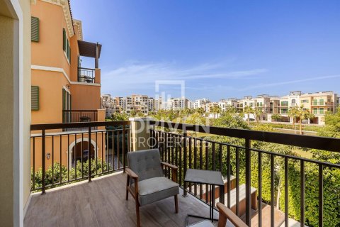Townhouse in Jumeirah, Dubai 4 bedrooms, 397.9 sq.m. № 135872 - photo 28