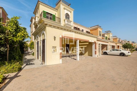 Townhouse in Jumeirah, Dubai 4 bedrooms, 397.9 sq.m. № 135872 - photo 25