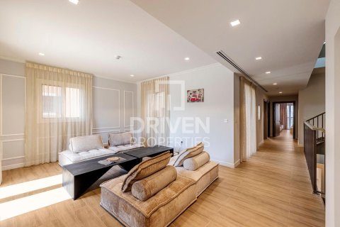 Townhouse in Jumeirah, Dubai 4 bedrooms, 397.9 sq.m. № 135872 - photo 9