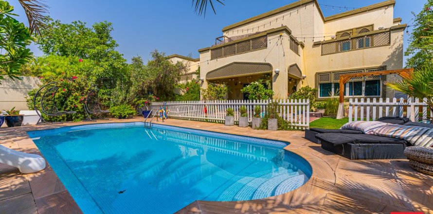 Villa in Jumeirah Park, Dubai 4 bedrooms, 402.7 sq.m. № 67356