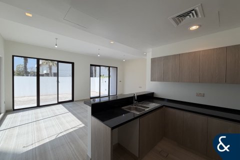 Adosado en DAMAC Hills (Akoya by DAMAC), Dubai, 5 dormitorios, 328 m², № 98576 - foto 7