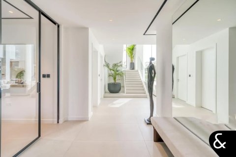 Villa en Jumeirah Islands, Dubai, 5 dormitorios, 585 m², № 98585 - foto 5