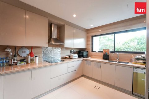 Villa in Dubai 5 bedrooms, 610.6 sq.m. № 50136 - photo 11