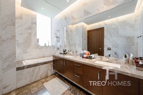 Apartment in Jumeirah Lake Towers, Dubai 4 bedrooms, 417 sq.m. № 16775 - photo 9