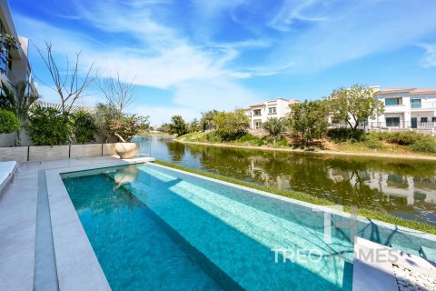Villa in Jumeirah Park, Dubai 6 bedrooms, 557 sq.m. № 16773 - photo 9