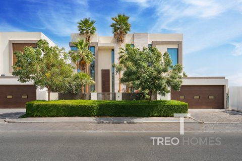 Villa in Jumeirah Park, Dubai 6 bedrooms, 557 sq.m. № 16773 - photo 1