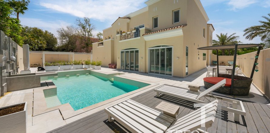 Villa in Arabian Ranches, Dubai 6 bedrooms, 480 sq.m. № 16774